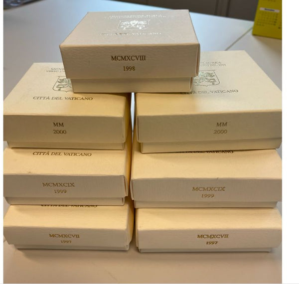 Mailing list 18 10/03/2023 Per chi non fosse riuscito a prenotarle ancora Coppiole in Oro Vaticano!