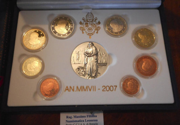 NL* BENEDETTO XVI Divisionale 2007 8 valori con MEDAGLIA Argento Proof angoli r