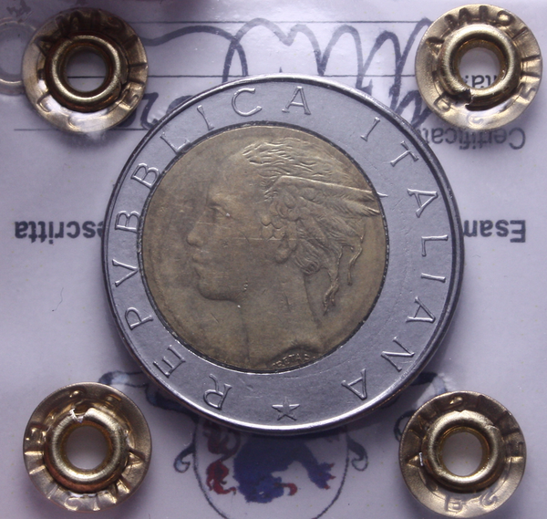NL* Italia 500 LIRE 1985 TONDELLO DECENTRATO RARA QFDC Perizia Filisina Massimo