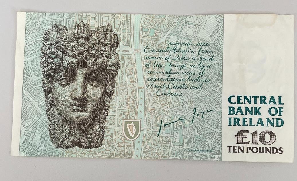 NL* IRLANDA IRELAND Banconota 10 POUND 13 01 1998 JAMES JOYCE UNN 566965