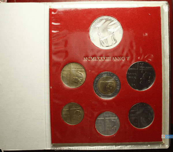 NL* VATICAN JOHN PAUL II Divisional 1983 V 7 values with 1000 Lire Silver