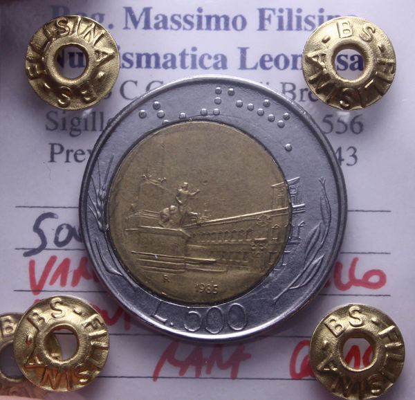 NL* Italia 500 LIRE 1985 TONDELLO DECENTRATO RARA QFDC Perizia Filisina Massimo