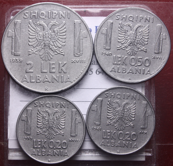 NL* VEIII ALBANIA Lotto 4 pezzi 2 LEK 1939 0,50 LEK 1940 0,20 LEK 1939 1941