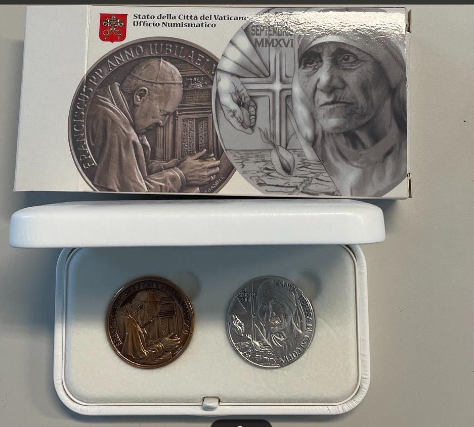 NL* VATICANO Medaglie in Bronzo e Argento Anno Santo e Madre Teresa di Calcutta
