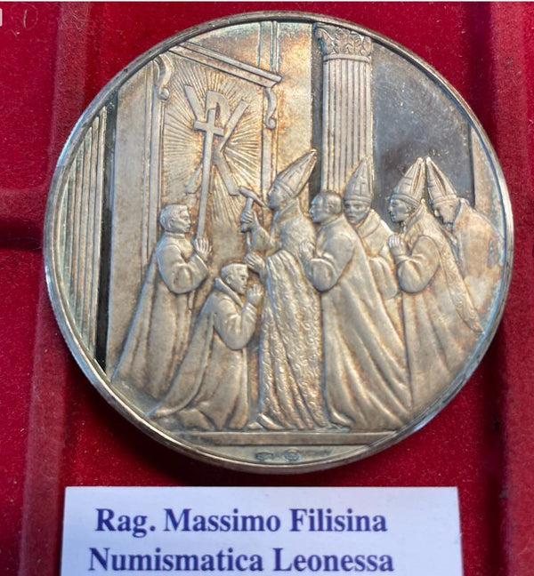 NL * POPE PAUL VI Silver Medal 1975 HOLY YEAR Opening of the Holy Door Proof